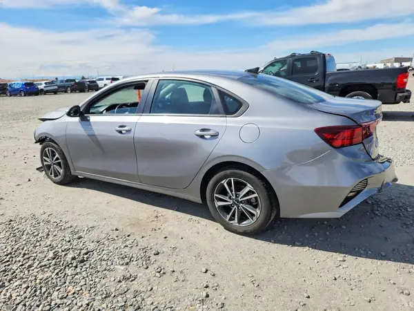 3KPF24AD8PE665274 2023 KIA FORTE - Image 2