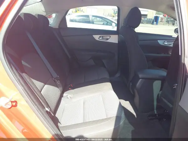 3KPF24AD8PE666733 2023 KIA FORTE - Image 8