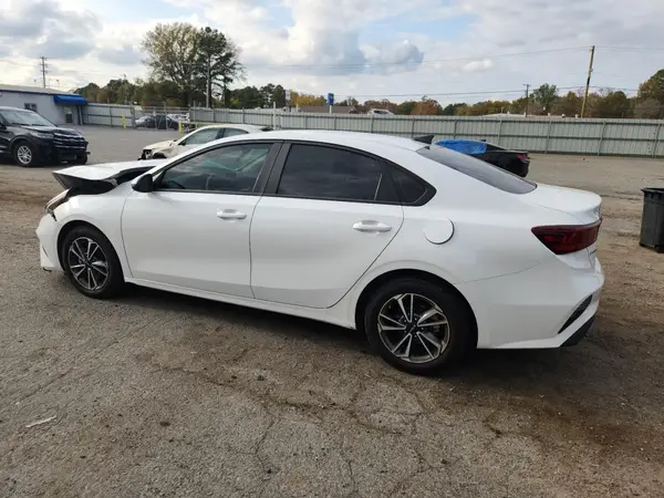 3KPF24AD8PE669762 2023 KIA FORTE - Image 2