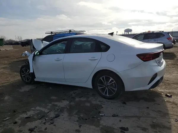 3KPF24AD8PE670104 2023 KIA FORTE - Image 2