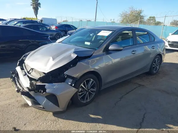 3KPF24AD8PE670314 2023 KIA FORTE - Image 2