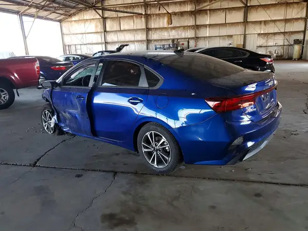 3KPF24AD8PE675576 2023 KIA FORTE - Image 2