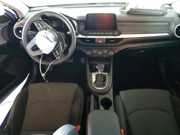 3KPF24AD8PE675576 2023 KIA FORTE - Image 8