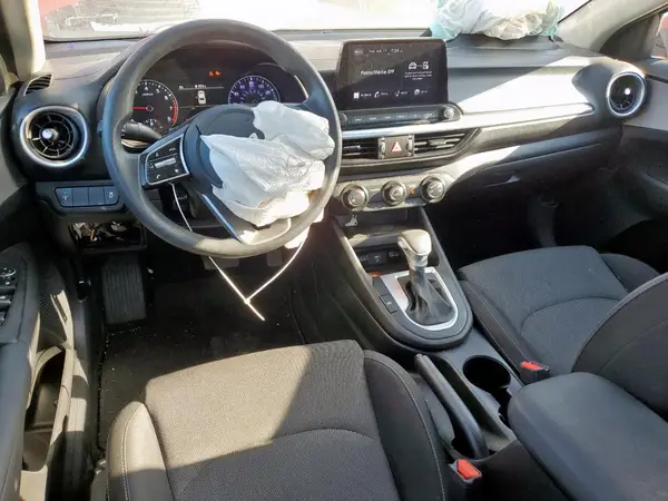 3KPF24AD8PE675982 2023 KIA FORTE - Image 8