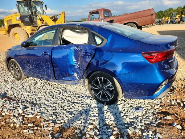 3KPF24AD8PE676999 2023 KIA FORTE - Image 2