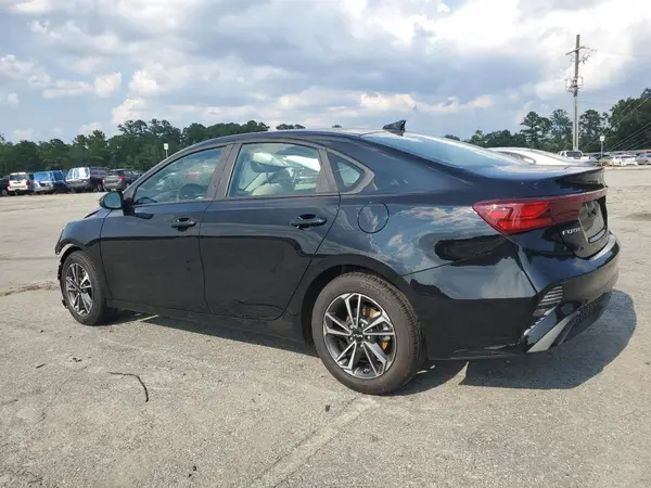 3KPF24AD8PE677733 2023 KIA FORTE - Image 2