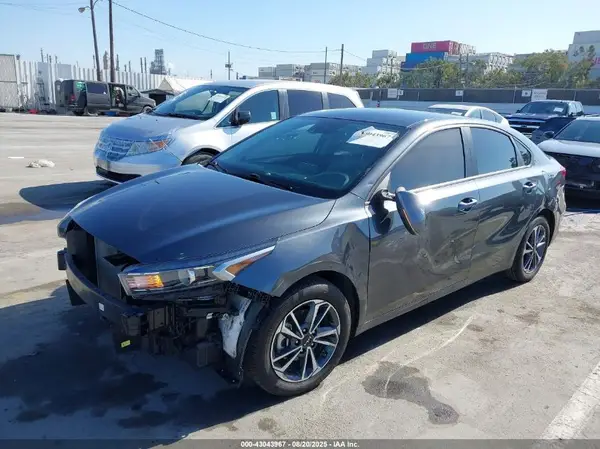 3KPF24AD8PE679689 2023 KIA FORTE - Image 2