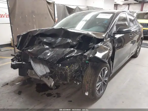 3KPF24AD8PE682060 2023 KIA FORTE - Image 2