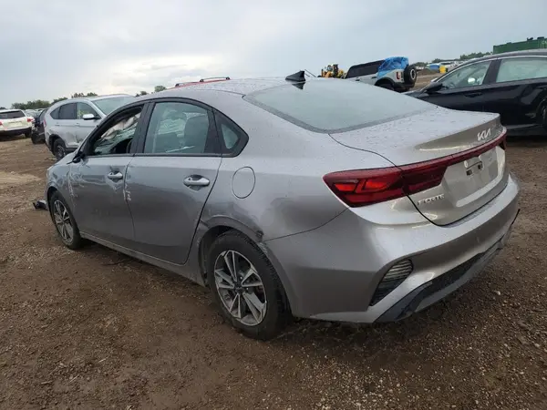 3KPF24AD8PE684956 2023 KIA FORTE - Image 2