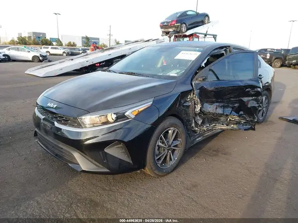 3KPF24AD8PE685928 2023 KIA FORTE - Image 2