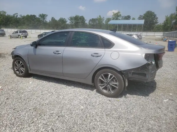 3KPF24AD8PE686884 2023 KIA FORTE - Image 2
