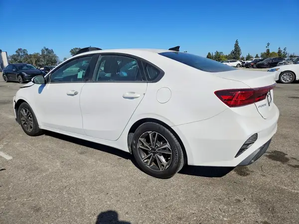 3KPF24AD8PE690725 2023 KIA FORTE - Image 2
