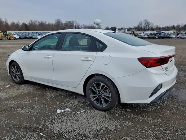3KPF24AD8PE690787 2023 KIA FORTE - Image 2