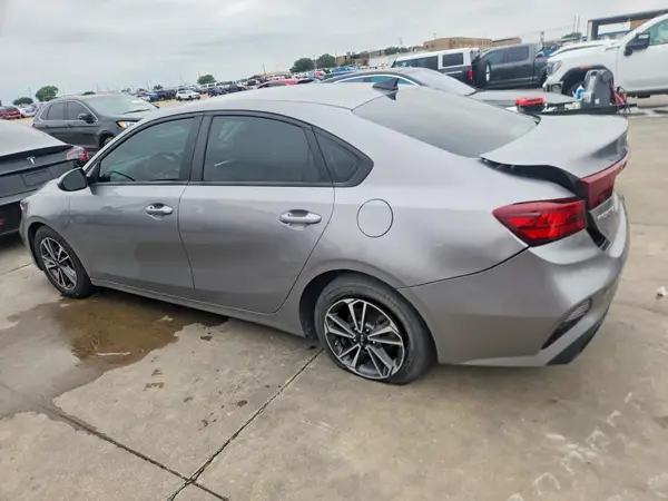 3KPF24AD8PE691566 2023 KIA FORTE - Image 2