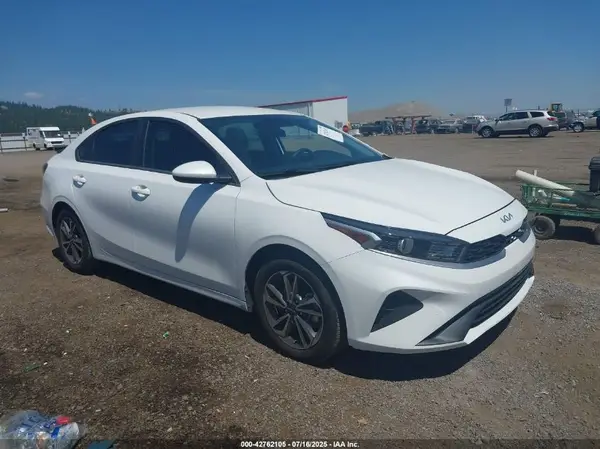 3KPF24AD8PE694581 2023 KIA FORTE - Image 1