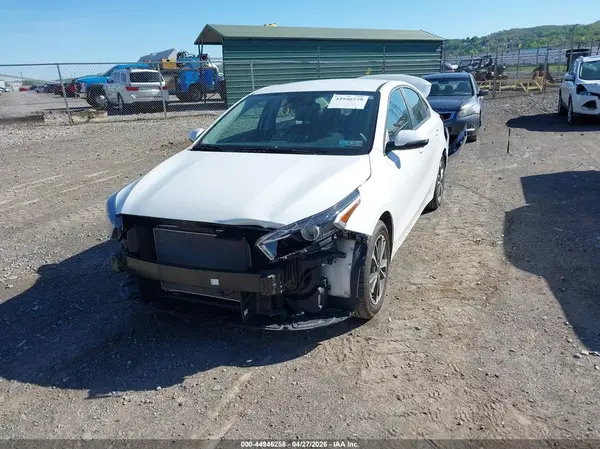 3KPF24AD8PE694824 2023 KIA FORTE - Image 2