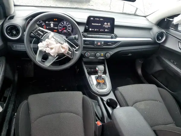 3KPF24AD8RE687813 2024 KIA FORTE - Image 8
