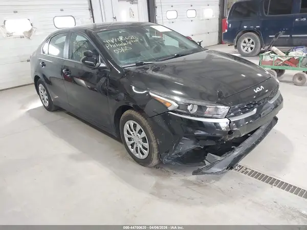 3KPF24AD8RE694941 2024 KIA FORTE - Image 1