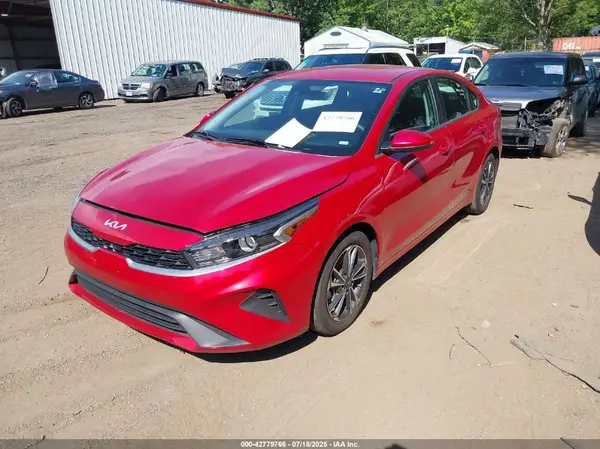 3KPF24AD8RE695765 2024 KIA FORTE - Image 2