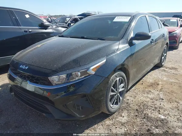 3KPF24AD8RE696883 2024 KIA FORTE - Image 2