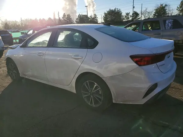 3KPF24AD8RE697452 2024 KIA FORTE - Image 2