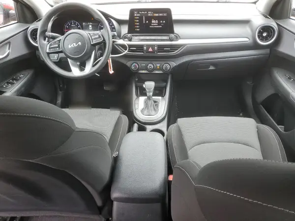 3KPF24AD8RE698424 2024 KIA FORTE - Image 8