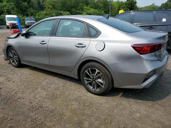 3KPF24AD8RE698472 2024 KIA FORTE - Image 2