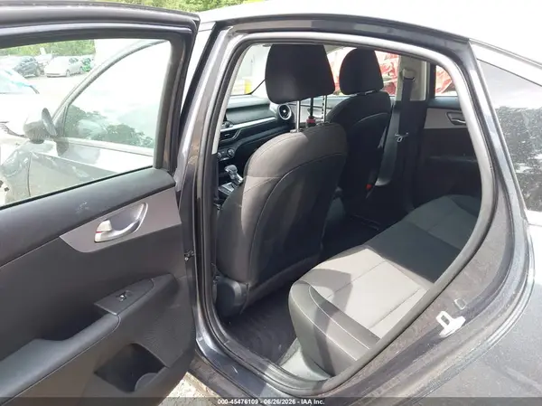 3KPF24AD8RE698679 2024 KIA FORTE - Image 8