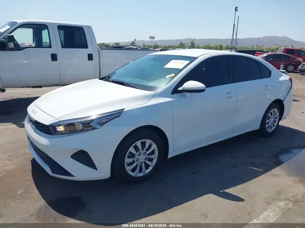 3KPF24AD8RE699461 2024 KIA FORTE - Image 2