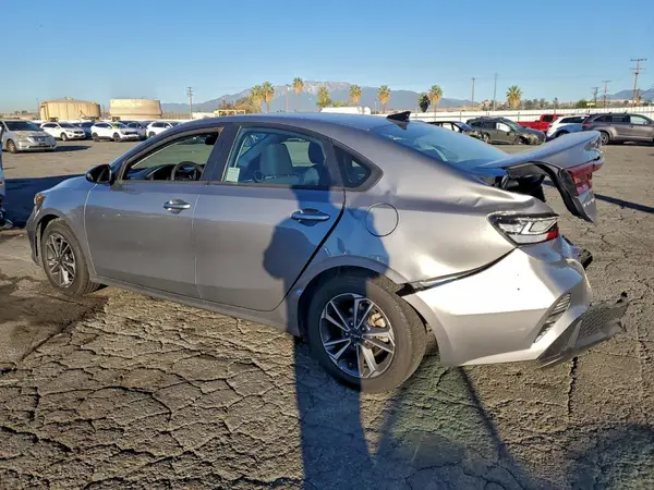 3KPF24AD8RE701032 2024 KIA FORTE - Image 2