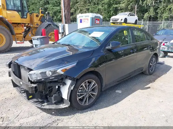 3KPF24AD8RE702522 2024 KIA FORTE - Image 2
