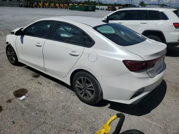3KPF24AD8RE703315 2024 KIA FORTE - Image 2