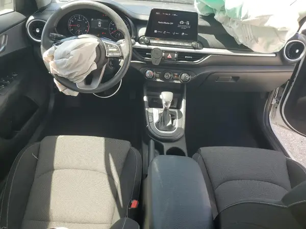 3KPF24AD8RE703315 2024 KIA FORTE - Image 8