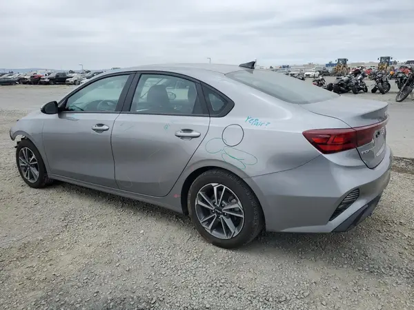 3KPF24AD8RE703668 2024 KIA FORTE - Image 2