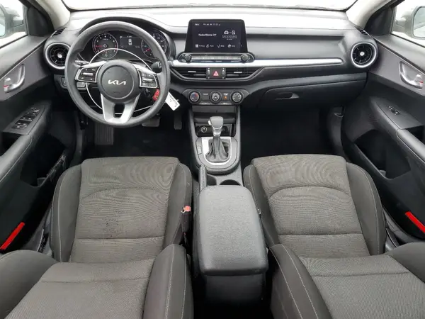 3KPF24AD8RE703668 2024 KIA FORTE - Image 8