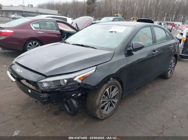 3KPF24AD8RE704321 2024 KIA FORTE - Image 2