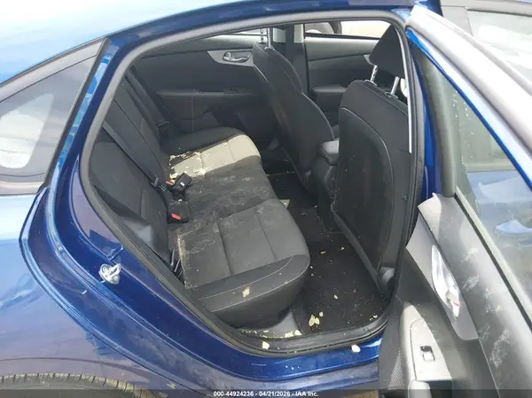 3KPF24AD8RE704772 2024 KIA FORTE - Image 8