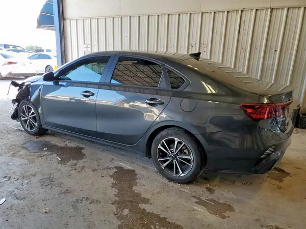 3KPF24AD8RE708241 2024 KIA FORTE - Image 2