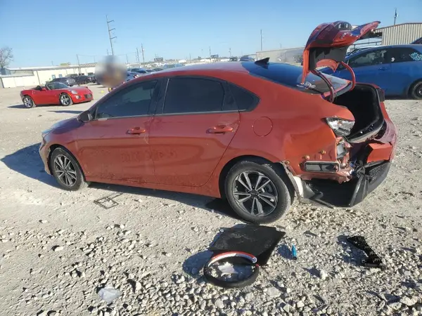 3KPF24AD8RE708272 2024 KIA FORTE - Image 2