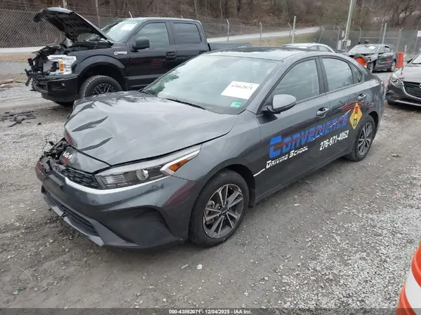 3KPF24AD8RE709213 2024 KIA FORTE - Image 2