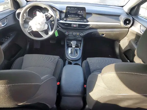 3KPF24AD8RE709454 2024 KIA FORTE - Image 8