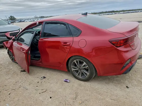 3KPF24AD8RE712466 2024 KIA FORTE - Image 2