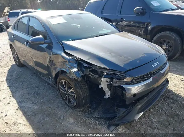 3KPF24AD8RE713813 2024 KIA FORTE - Image 1