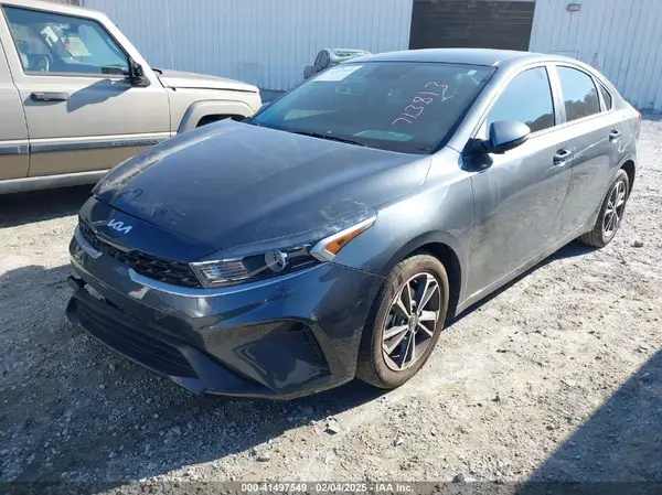 3KPF24AD8RE713813 2024 KIA FORTE - Image 2