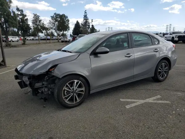 3KPF24AD8RE714072 2024 KIA FORTE - Image 1