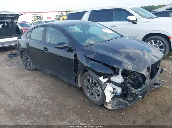 3KPF24AD8RE714332 2024 KIA FORTE - Image 1