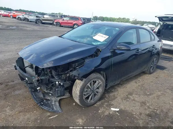 3KPF24AD8RE714332 2024 KIA FORTE - Image 2