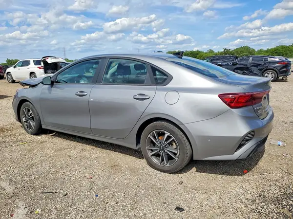 3KPF24AD8RE715500 2024 KIA FORTE - Image 2