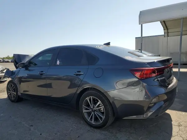 3KPF24AD8RE715898 2024 KIA FORTE - Image 2