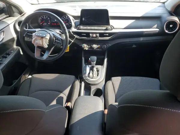 3KPF24AD8RE715898 2024 KIA FORTE - Image 8